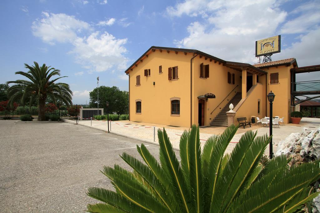 Country House Il Ponte Alba Adriatica Ngoại thất bức ảnh